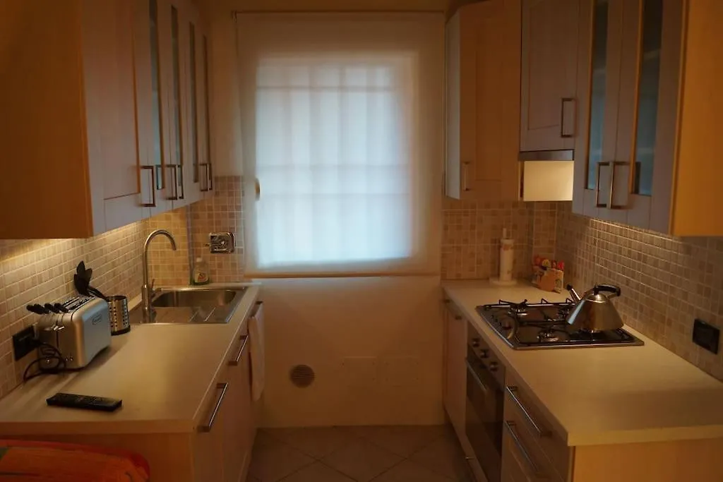 Lovely Apartment Nel Centro Storico Di Bologna 0*,